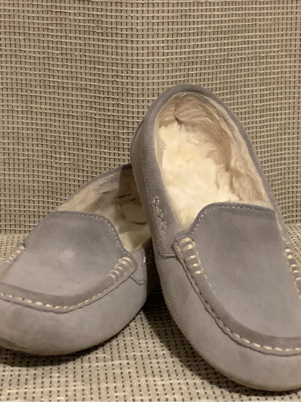 UGG Suede moccasin slippers in Light Gray size 7